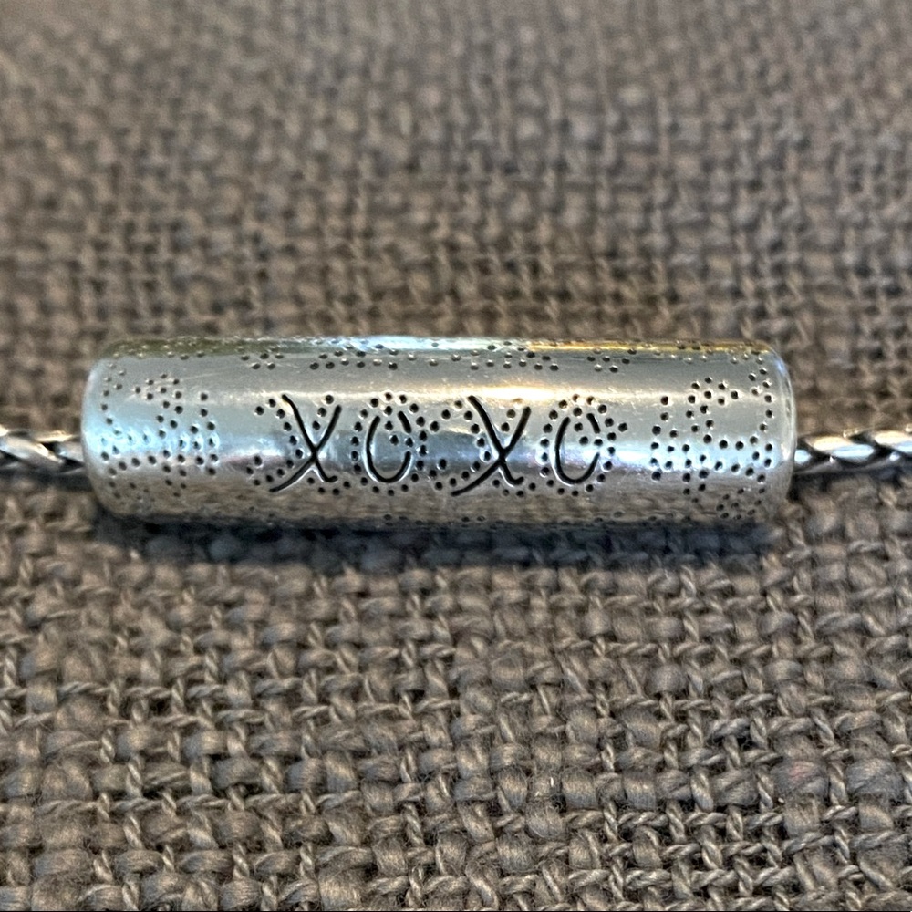 Brighton Punch XOXO Long bead.